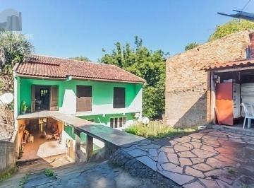 Casa · 251m² · 5 Quartos · 2 Vagas · Casa de 5 dormitórios à venda no Bairro Bom Jesus - Porto Alegre
