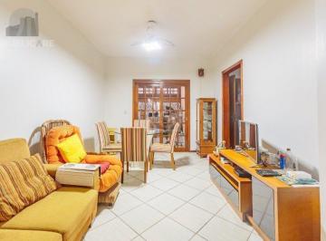 Casa · 161m² · 3 Quartos · 2 Vagas · Casa 160m² - 3 dormitórios, 1 suíte, churrasqueira, terraço e 2 vagas de garagem
