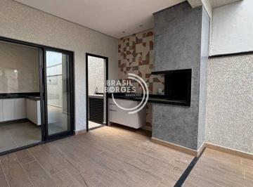Casa · 137m² · 3 Quartos · 4 Vagas · Casa com 3 quartos sendo 1 suite, piscina e energia solar no Reserva Ipanema