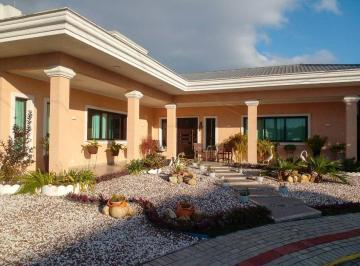 Casa · 449m² · 3 Quartos · 4 Vagas · Casa com 3 dormitórios à venda em condomínio fechado em Balneário Piçarras