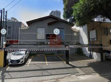Casa · 125m² · 3 Quartos · 5 Vagas · Localização privilegiada para o comércio.