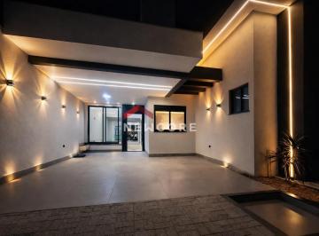 Casa · 183m² · 3 Quartos · 2 Vagas · Casa em Rua Pioneiro Diogo Martins Esteves - Jardim Iguaçu - Maringá/PR