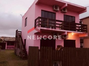 Casa · 140m² · 5 Quartos · 4 Vagas · Casa em Rua Custódia de Carvalho - Alto Arroio - Imbituba/SC