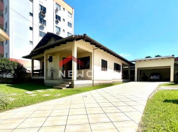 Casa · 138m² · 3 Quartos · 2 Vagas · Casa em Rua São Domingos - Universitário - Criciúma/SC