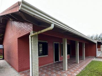 Casa · 300m² · 4 Quartos · 2 Vagas · Casa em Areias Brancas