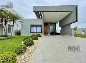 Casa · 220m² · 3 Quartos · 4 Vagas · Casa à venda - em Torres