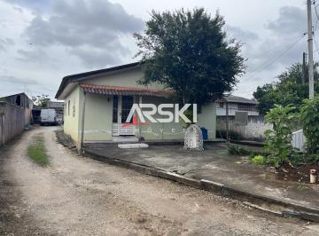 Casa · 100m² · 4 Quartos · 2 Vagas · Casa em Colombo com grande terreno.