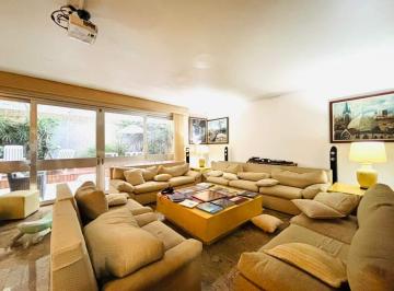 Casa · 480m² · 4 Quartos · 6 Vagas · Casa à venda no Embaré em Santos.