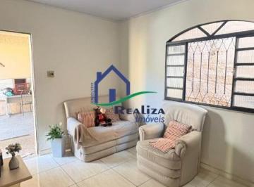 Casa · 58m² · 2 Quartos · CASA A VENDA NA TRINDADE DE 2 QUARTOS + UMA KITNET, NO VALOR 200 MIL. A VISTA.