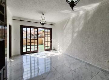 Casa · 165m² · 3 Quartos · 2 Vagas · Sobrado Moderno com 3 Dormitórios, Varanda Gourmet e Excelente Localização no Nova Petrópolis