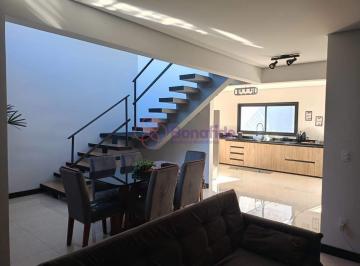 Casa · 170m² · 3 Quartos · Casa Residencial com Varanda Gourmet em Jacaré, Cabreúva – 3 Quartos com Lazer Completo