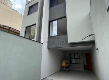 Casa · 170m² · 3 Quartos · 2 Vagas · Casa Sobrado - Chácara Inglesa - 3 Dormitórios - 170m².