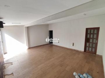 Casa · 210m² · 3 Quartos · 3 Vagas · Casa com 3 quartos sendo 1 suíte disponível para locação no bairro Cidade Jardim em Uberlândia-MG