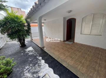 Casa · 300m² · 3 Quartos · 3 Vagas · Casa residencial ou comercial com 3 quartos disponivel para locação no bairro Saraiva em Uberlândia-