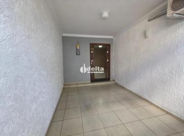 Casa · 269m² · 4 Quartos · 1 Vaga · Casa mobiliada com 4 quartos sendo 2 suítes, disponível para locação no bairro Nossa Senhora Apareci