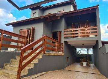 Casa · 220m² · 3 Quartos · 3 Vagas · Casa em condomínio, 3 quartos, suíte, 240m2, vagas no Mario Quintana em Porto Alegre.