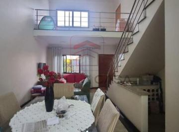 Casa · 254m² · 3 Quartos · 5 Vagas · Sobrado Espaçoso na Mooca com 254 m², Quintal e Excelente Localização