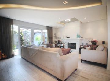 Casa · 380m² · 3 Quartos · 2 Vagas · Casa Sobrado - Campo Belo - 3 Suítes - 380m².