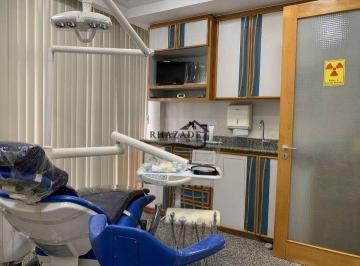 Comercial · 30m² · 1 Quarto · Sala comercial com consultório dentário (porteira fechada) no Centro de Niterói.