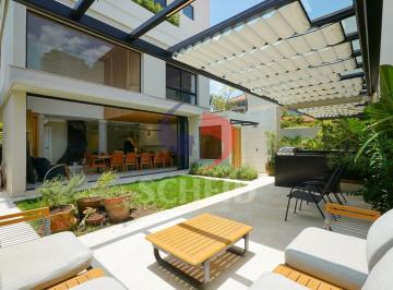 Casa · 500m² · 2 Quartos · 2 Vagas · Casa de Alto Padrão á Venda em frente a Hípica Paulista , com 2 quartos, sendo 2 suítes  - 500 m²