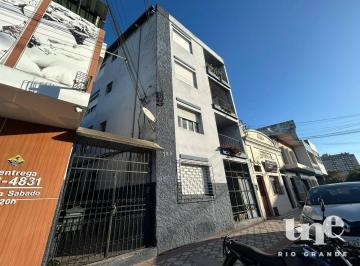 184e1df70c5564f468bb7ccf68954b37b64b7903 · Apartamento no Centro por apenas 180mil
