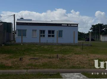 7fdf32229d63fdd8499cfe7dccfbd184749ec3dc · Lote disponível para venda no Parque do Lago.