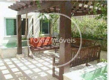 Apartamento · 31m² · 1 Quarto · 1 Vaga · Studio :  / Residencial / Centro