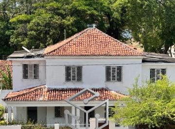 Casa · 420m² · 8 Quartos · 2 Vagas · CASARAO COM 8 QUARTOS NO SITIO HISTORICO, OLINDA-PE