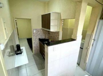 72a481c7cc23abec2d25b17bd2fe1c2904962816 · 1 quarto no miolo de Icaraí