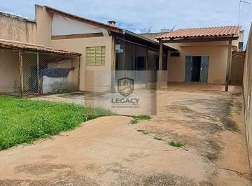 Casa · 340m² · 3 Quartos · 5 Vagas · Casa espaçosa à venda em Taguatinga