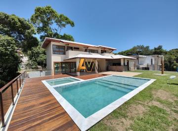 Casa · 300m² · 4 Quartos · 9 Vagas · CASA 5 SUÍTES EM PRAIA DO FORTE