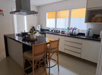 Apartamento · 382m² · 3 Quartos · Linda casa Morada dos Pássaros