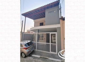 Casa · 240m² · 3 Quartos · 2 Vagas · Residencial - Centro