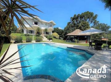 img0 · Casa Classica A Venda, Com 4 Suites, Piscina, Gourmet e Vista!