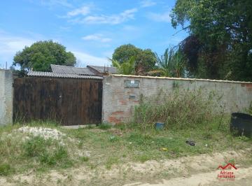 Casa · 480m² · 4 Quartos · 2 Vagas · Oportunidade de investimento! 3 casas em terreno amplo – Araruama por R$ 120.000