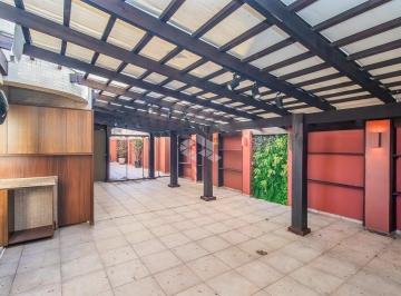 Apartamento · 227m² · 3 Quartos · 2 Vagas · Amplo apartamento Garden de 3 quartos (1 suíte) à venda no bairro Petrópolis!