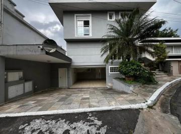 2cfba587-c8b6-4fdc-9065-2522c45cea2c · Funcional casa em condomínio para venda com 4 quartos, sendo 4 suítes, 350m²