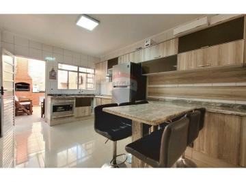 Casa · 97m² · 3 Quartos · 2 Vagas · Sobrado à Venda: 3 Quartos (2 Suítes) e Espaço Gourmet no Jardim Santa Adélia - Ao lado do Terminal 