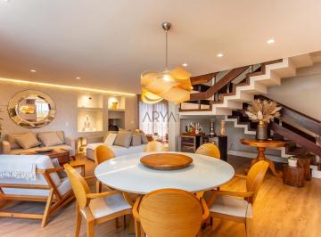 Casa · 410m² · 6 Quartos · 11 Vagas · Casa em condimínio à venda em Santa Felicidade  AR