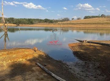 Infraestrutura completa com 02 pivôs centrais instalados (73ha e 27ha), garantindo safra e safrinha o ano todo. · Fazenda 378ha em Paracatu-MG: Lavoura e 100ha Irrigados