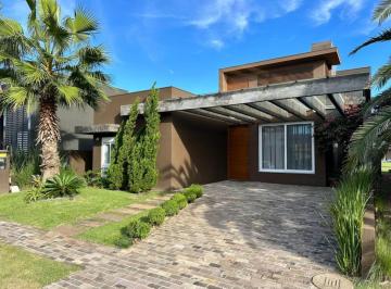 · Apartamento 3 Dormitórios - Bairro Santa Luzia
