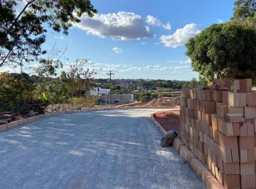 Terreno · 200m² · LOTE EM ARNIQUEIRAS DE 200m2 BEM LOCALIZADO