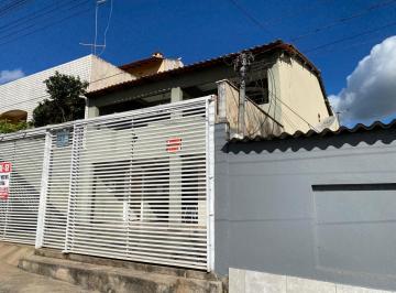 Casa · 220m² · 3 Quartos · 4 Vagas · LINDA CASA 03 QUARTOS SENDO 02 SUÍTES COM ARMÁRIOS LINDA CASA !!