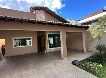 Casa · 280m² · 3 Quartos · 4 Vagas · CASA EM VICENTE PIRES COM ARMÁRIOS PLANEJADOS RUA05 COM 03 SUÍTES COM LOTE 430m2