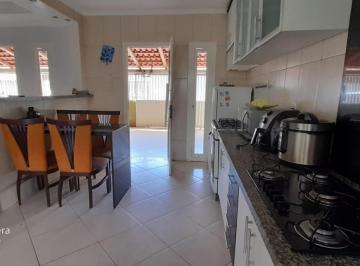 Casa · 300m² · 2 Quartos · 3 Vagas · Imóvel no Gama Leste - Ótima Localização
