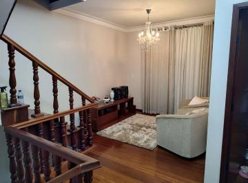 Casa · 200m² · 3 Quartos · 2 Vagas · Sobrado Reformado na QE 17 | Suíte e Excelente Acabamento