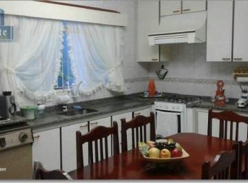 Casa · 174m² · 3 Quartos · 4 Vagas · Sobrado à venda no Jardim Silvana, Santo André – 3 quartos, 4 vagas e 1 suíte
