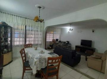 Casa · 149m² · 2 Quartos · 2 Vagas · Casa à venda em Santo André (Santa Maria) – 2 quartos, 1 suíte, 2 vagas, aceita financiamento