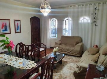 Casa · 234m² · 3 Quartos · 2 Vagas · Sobrado à venda em Vila Curuçá, Santo André – 3 quartos, 2 vagas, aceita financiamento