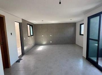 Casa · 130m² · 2 Quartos · Sobrado à Venda em Santo André – Vila Scarpelli | 2 suítes, 2 varandas, porcelanato